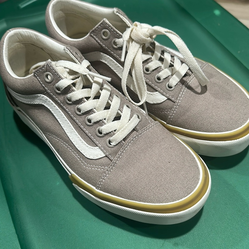 Vans Old Skool Stac
Canvas Cobblestone
M 7 W 8.5
Comes with orginal box